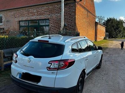 Second-hand Renault Mégane GrandTour 131 CP (96 kW) 2011 Alb Break