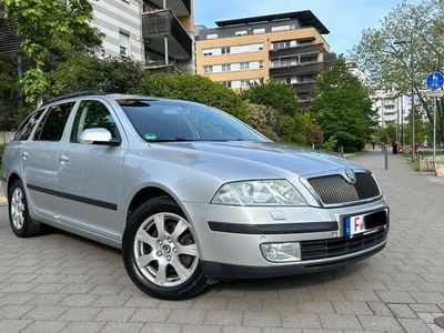 gebraucht Skoda Octavia 2.0 TDI Elegance/Leder/Navi/Xenon/Schieb