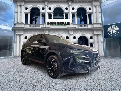 Neu Alfa Romeo Junior 136 PS (100 kW) 2025 Schwarz SUV