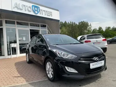 Gebraucht Hyundai i30 135 PS (99 kW) 2015 Schwarz Limousine