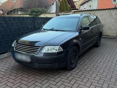 Schwarz Gebraucht 2002 VW Passat Kombi | 999 € (Fairer Preis)