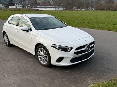 Gebraucht Mercedes A200 163 PS (119 kW) 2019 Weiß Limousine