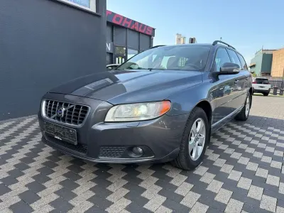Gebraucht Volvo V70 Momentum 163 PS (119 kW) 2009 Grau Kombi