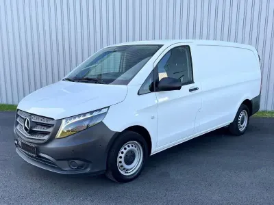 Gebraucht Mercedes Vito 163 PS (119 kW) 2024 Arktikweiss Van