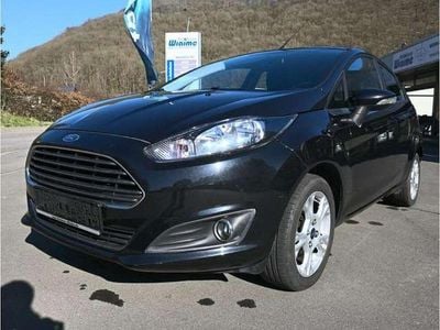 Usata Ford Fiesta Trend 101 CV (74 kW) 2015 Nero Utilitaria