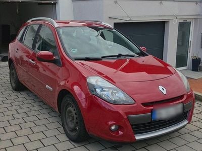 Begagnad Renault Clio GrandTour Dynamique 75 HK (55 kW) 2009 Röd Kombi