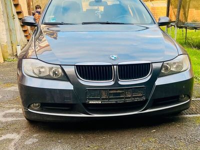 gebraucht BMW 320 i E90 2007 Benziner