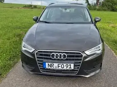 Gebraucht Audi A3 Attraction 110 PS (80 kW) 2014 Braun Limousine