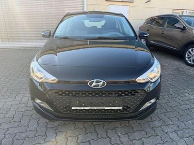 Gebraucht Hyundai i20 GO! 75 PS (55 kW) 2017 Schwarz Limousine