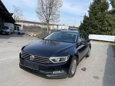 Gebraucht VW Passat Comfortline 120 PS (88 kW) 2018 Schwarz Kombi