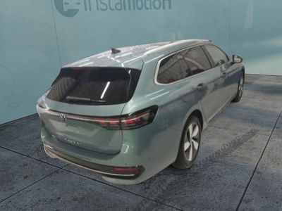 Grün Gebraucht 2024 VW Passat Elegance Kombi | 39.750 € (Etwas zu teuer)