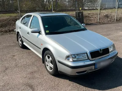 Gebraucht Skoda Octavia 125 PS (91 kW) 1997 Grau Limousine