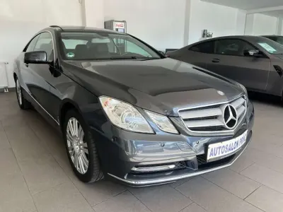 Gebraucht Mercedes E200 184 PS (135 kW) 2012 Tenoritgrau Coupé