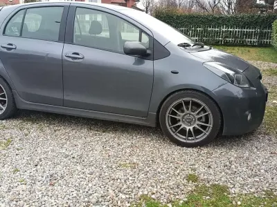 Gebraucht Toyota Yaris 133 PS (97 kW) 2008 Grau Kleinwagen
