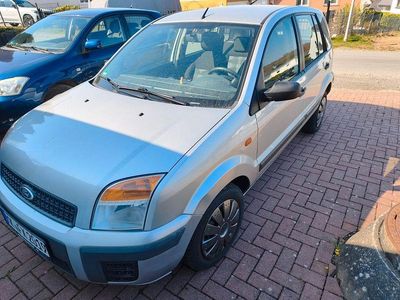 Gebraucht Ford Fusion 80 PS (58 kW) 2007 Silber Kleinwagen