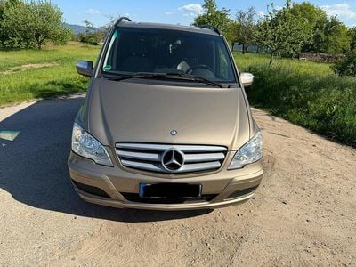 Gold Gebraucht 2011 Mercedes Viano Van / Kleinbus | 20.000 € (Etwas zu teuer)