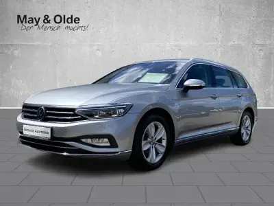 Gebraucht VW Passat Elegance 150 PS (110 kW) 2023 Silber Kombi