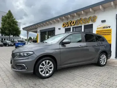 Usado Fiat Tipo Business 120 CV (88 kW) 2020 Gris Familiar