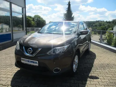 Gebraucht Nissan Qashqai Acenta 131 PS (96 kW) 2015 Braun SUV