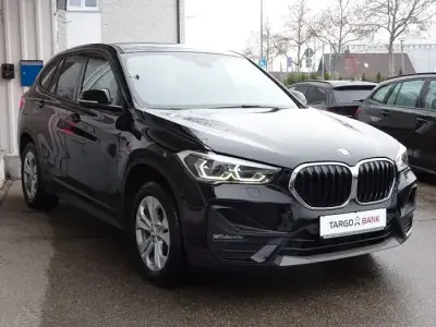 Używany BMW X1 Advantage 190 KM (139 kW) 2022 Czarny SUV