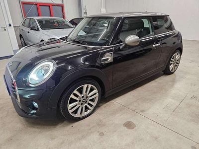 Gebraucht Mini Cooper 136 PS (100 kW) 2016 Midnight black metallic Kleinwagen