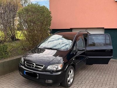 Usata Opel Zafira 125 CV (91 kW) 2005 Nero Monovolume