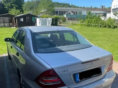 Gebraucht Mercedes C180 Classic 143 PS (105 kW) 2004 Silber Limousine