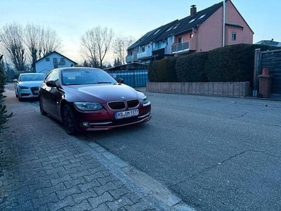 Rot Gebraucht 2010 BMW 320 Comfort Edition Coupé | 8.499 € (Fairer Preis)