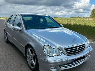 Używany Mercedes C320 Avantgarde 224 KM (164 kW) 2006 Srebrny Sedan/Limuzyna