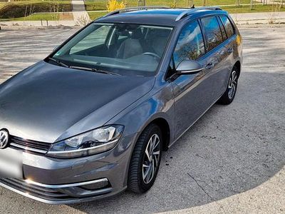 Używany VW Golf VII Sound 150 KM (110 kW) 2017 Szary Kombi