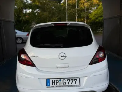 Gebraucht Opel Corsa Edition 90 PS (66 kW) 2009 Weiß Kleinwagen