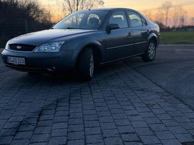 Gebraucht Ford Mondeo Futura 145 PS (106 kW) 2002 Limousine