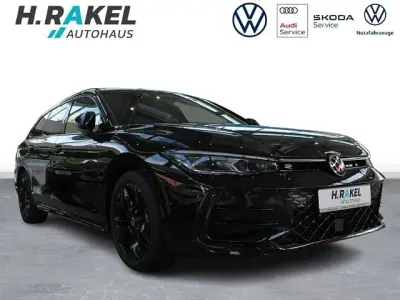 Gebraucht VW Passat R-line 150 PS (110 kW) 2026 Schwarz Kombi