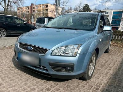 Gebraucht Ford Focus Ghia 101 PS (74 kW) 2005 Blau Limousine