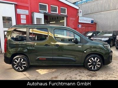 Gebraucht Citroën Berlingo 131 PS (96 kW) 2025 Grünmetallic Van / Kleinbus