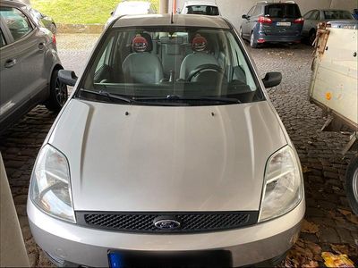 Gebraucht Ford Fiesta 69 PS (50 kW) 2003 Silber Kleinwagen