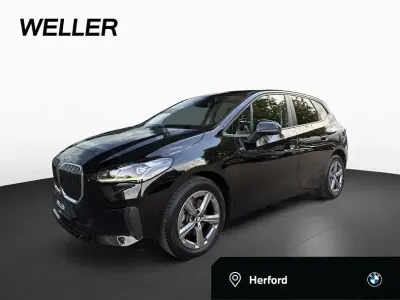 Gebraucht BMW 220 Active Tourer Comfort Edition 156 PS (114 kW) 2023 Bmw 220i active tourer (schwarz) Van / Kleinbus