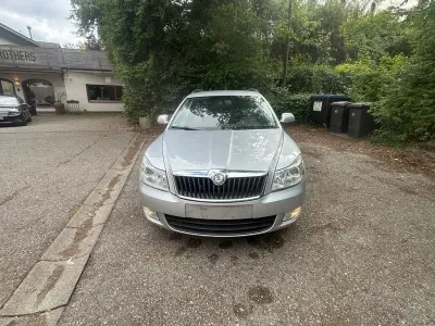 Gebraucht Skoda Octavia Sport 105 PS (77 kW) 2010 Silber Kombi