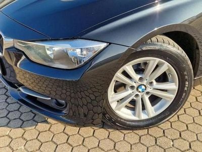 Gebraucht BMW 320 Sport Line 184 PS (135 kW) 2013 Schwarz Kombi