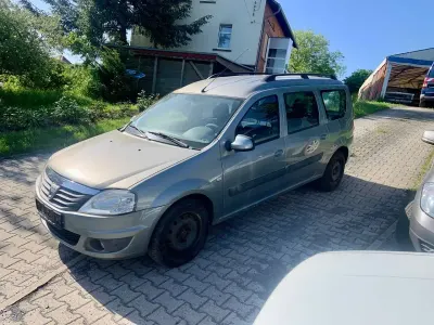 Gebraucht Dacia Logan MCV Ambiance 87 PS (63 kW) 2010 Grün Kombi