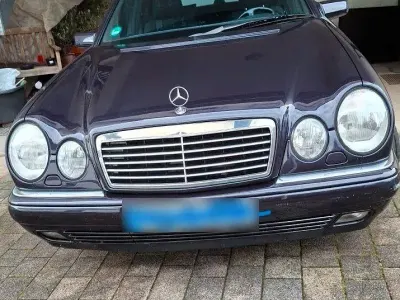 Gebraucht Mercedes E280 Avantgarde 204 PS (150 kW) 1998 Blau Limousine