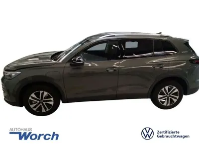 Gebraucht VW Tiguan Life 204 PS (150 kW) 2025 Grün SUV