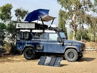 Second-hand Land Rover Defender 122 CP (89 kW) 2009 Albastru SUV