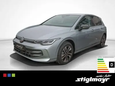 Gebraucht VW Golf VIII 150 PS (110 kW) 2026 Oyster silver metallic Limousine