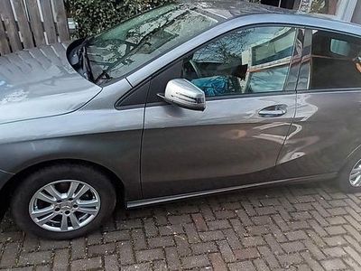 Gebraucht Mercedes B180 109 PS (80 kW) 2015 Grau Van / Kleinbus
