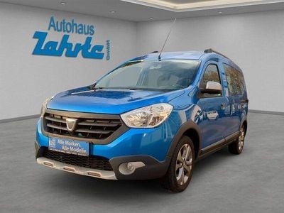 Gebraucht Dacia Dokker Stepway 116 PS (85 kW) 2015 Kosmosblau metallic Van / Kleinbus
