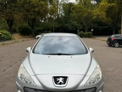 Gebraucht Peugeot 308 120 PS (88 kW) 2008 Silber Kleinwagen