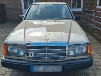 Gebraucht Mercedes 230 136 PS (100 kW) 1988 Gold Limousine