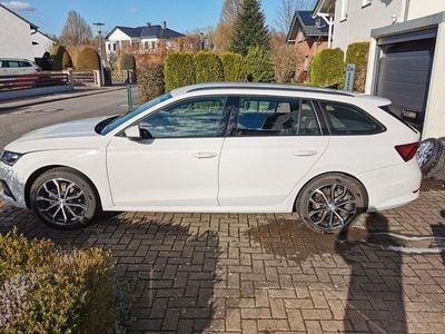 Gebraucht Skoda Octavia First Edition 150 PS (110 kW) 2020 Weiß Kombi