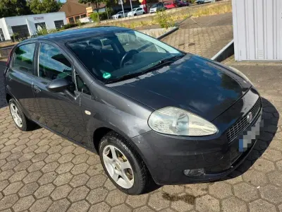 Gebraucht Fiat Grande Punto 78 PS (57 kW) 2009 Grau Kleinwagen